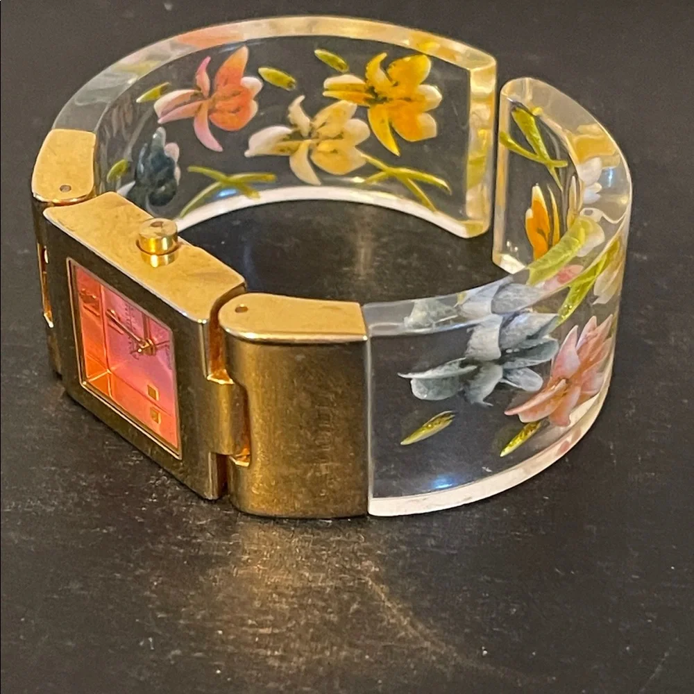 Vintage Joan Rivers Classic Floral Acrylic Cuff Watch *WORKS* - Picture 7 of 7